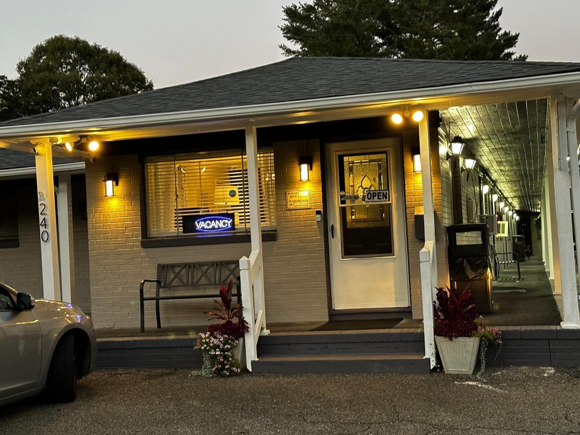מאונט איירי Bea'S Parkway Inn מראה חיצוני תמונה